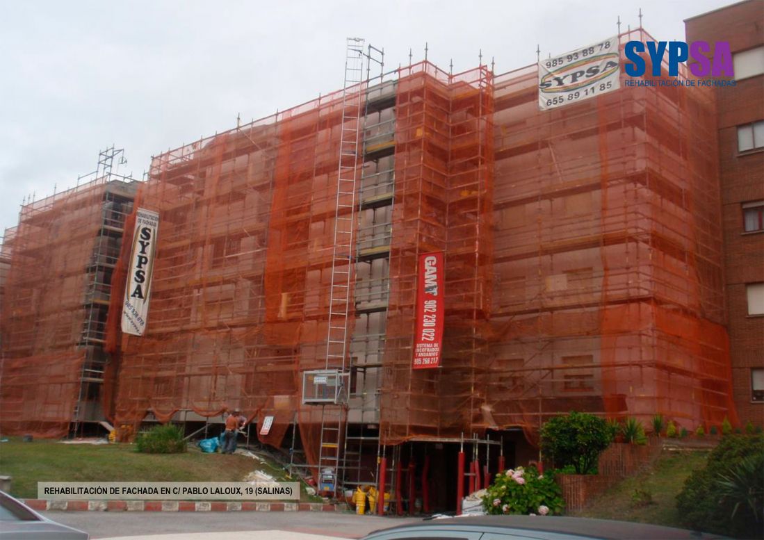 Rehabilitación de fachada en C/ pablo Laloux, 19 (Salinas)   Durante